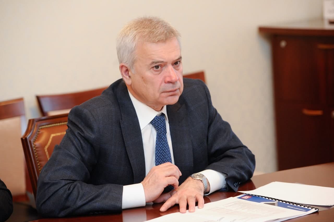 Putin azərbaycanlı milyarderi vətənə xidmətə görə TƏLTİF ETDİ