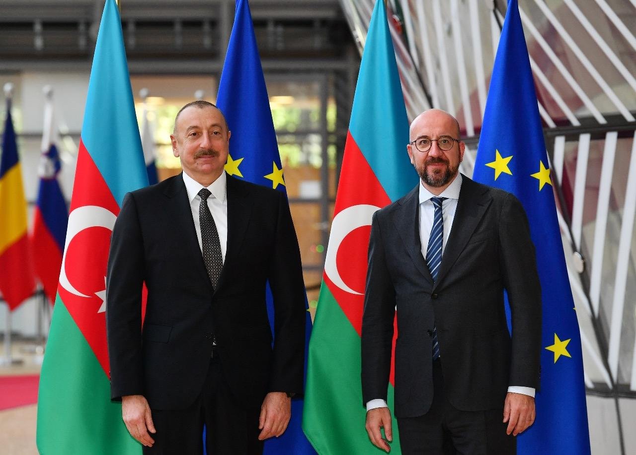İlham Əliyevdən Mişelə: “Sülh müqaviləsinin hazırlanması prosesi sürətlə həyata keçirilməlidir”