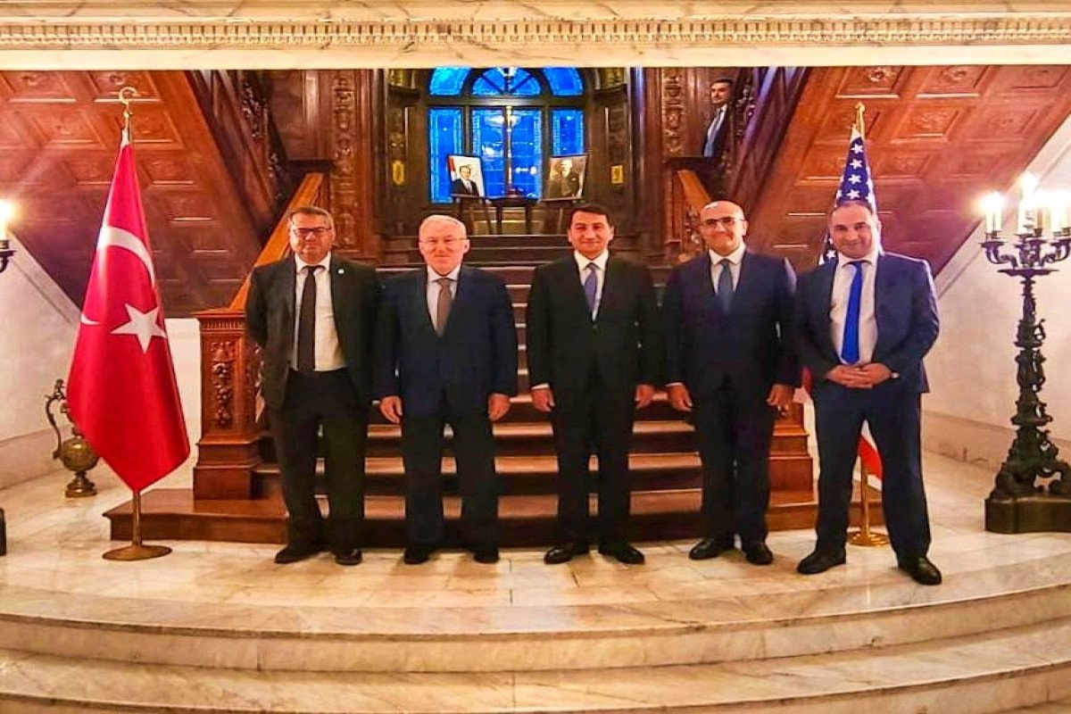 Hikmət Hacıyev ABŞ-da Türkiyənin bu ölkədəki səfiri ilə nəyi müzakirə etdi?