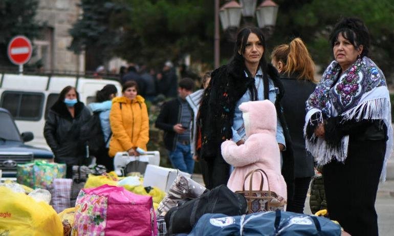Ermənistan əhalisi səfil durumda – Yarım milyon insan... 