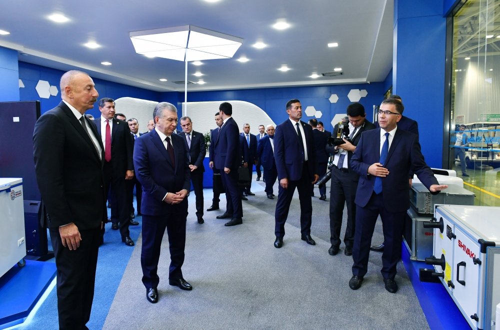 Prezidentlər Daşkənddə “TEXNOPARK” MMC-nin fəaliyyəti ilə tanış oldular - FOTO - foto 5