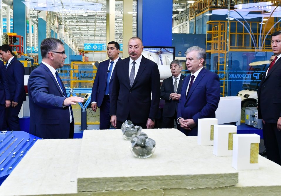 Prezidentlər Daşkənddə “TEXNOPARK” MMC-nin fəaliyyəti ilə tanış oldular - FOTO - foto 6