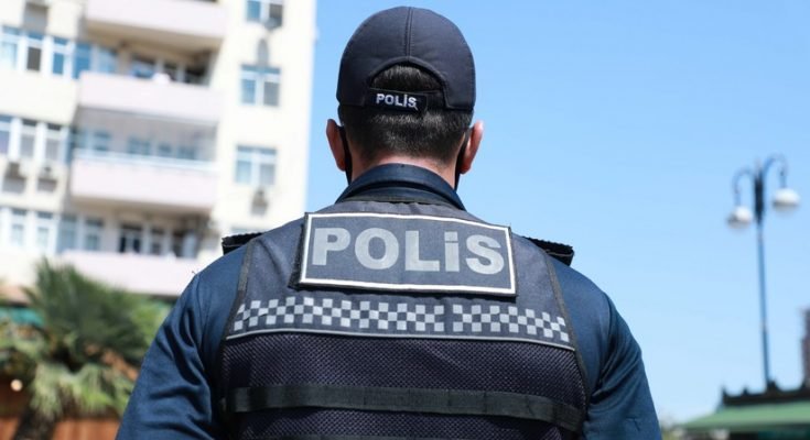 Toydan şərxoş çıxan şəxs polisə müqavimət göstərdi