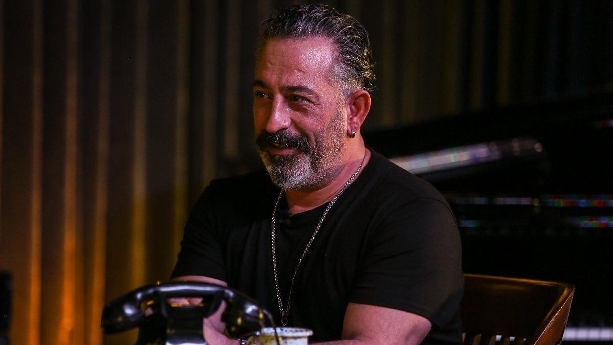 Cem Yılmaz avtomobil qəzasına düşdü - \