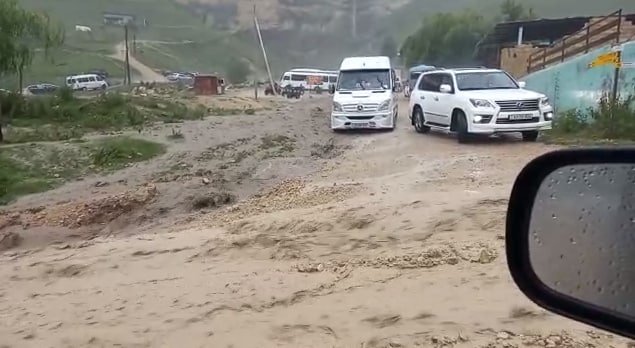 Qusarın turistik kəndində SEL - VİDEO Qusarın turistik kəndində SEL - VİDEO