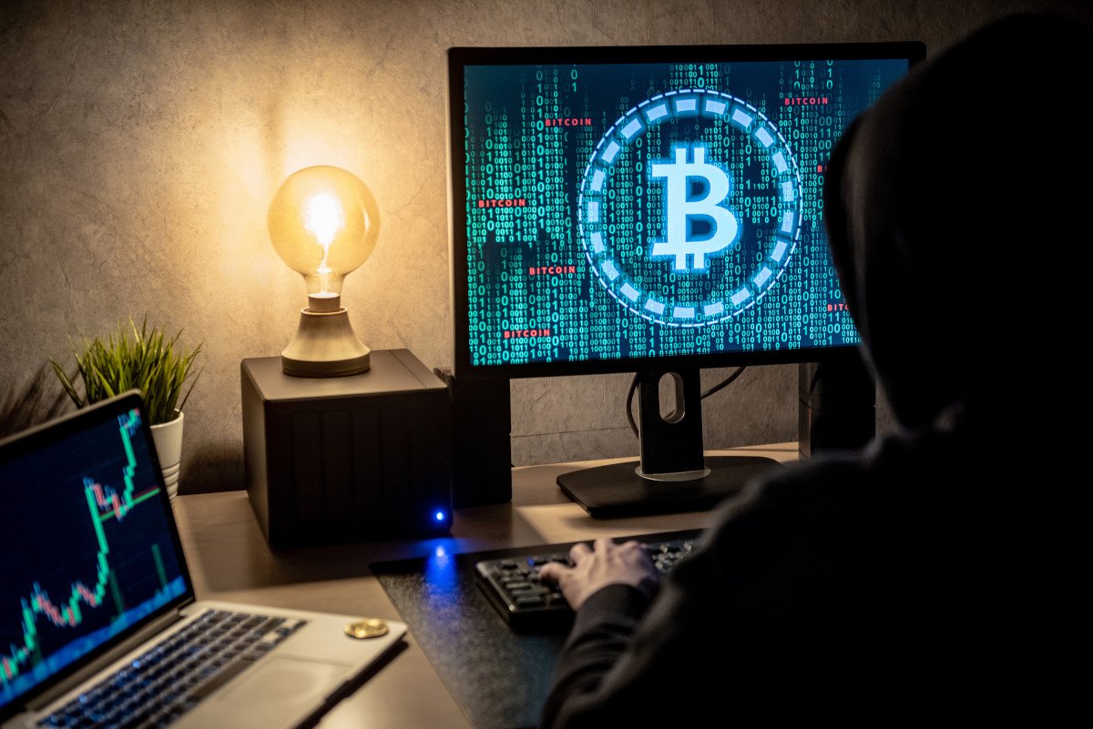 Hakerlər 200 milyon dollara yaxın kriptovalyuta oğurladı Hakerlər 200 milyon dollara yaxın kriptovalyuta oğurladı