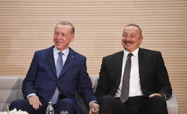 Ərdoğan İlham Əliyevlə görüşdü - FOTO