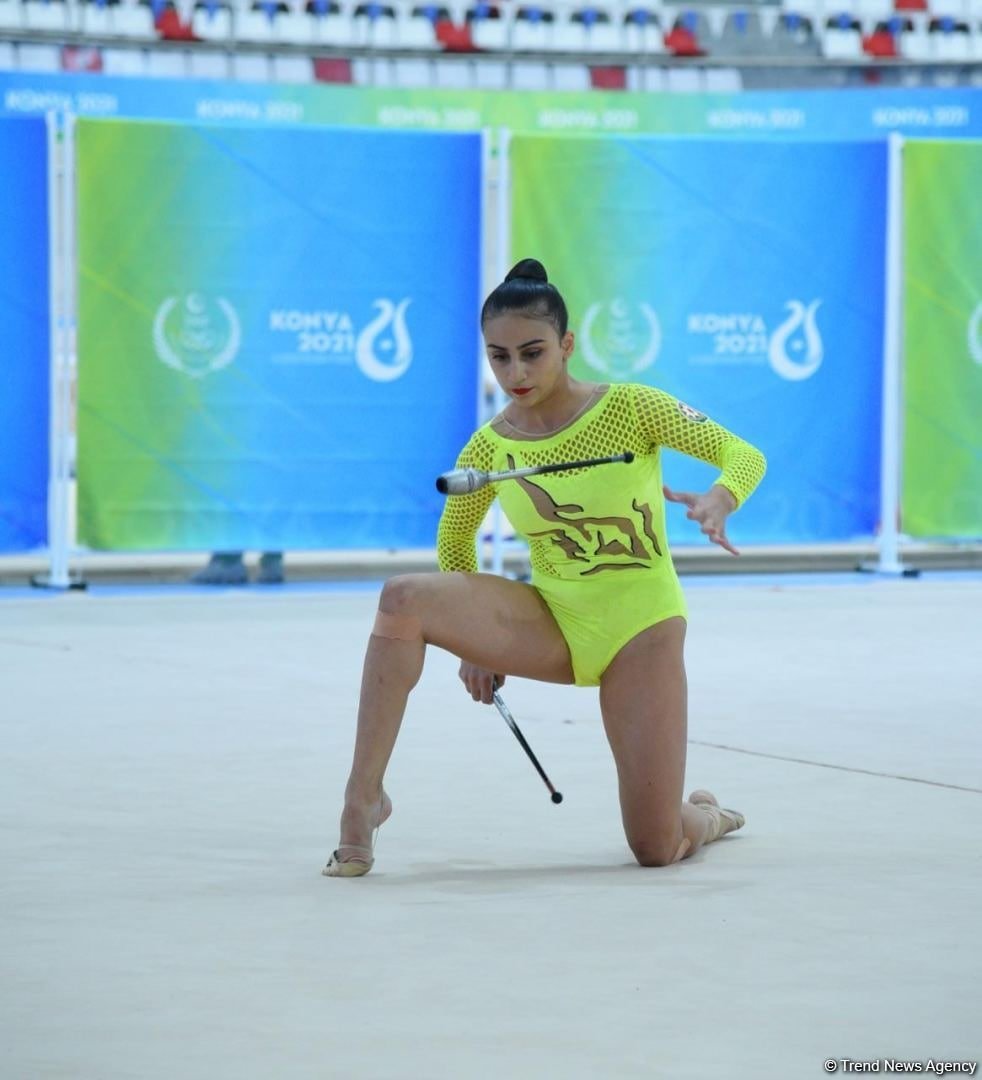 Gimnastımız Zöhrə Ağamirova qızıl medal qazandı - FOTO - foto 2