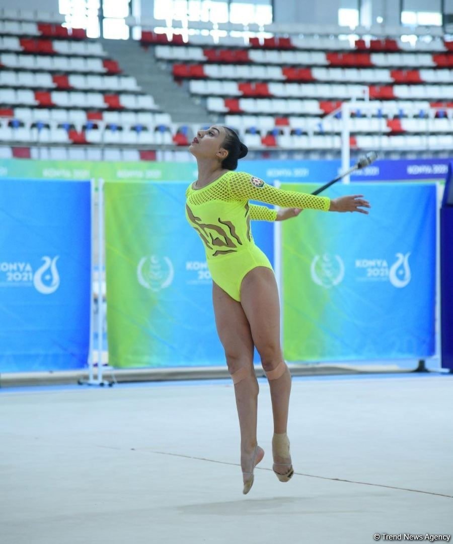 Gimnastımız Zöhrə Ağamirova qızıl medal qazandı - FOTO - foto 1
