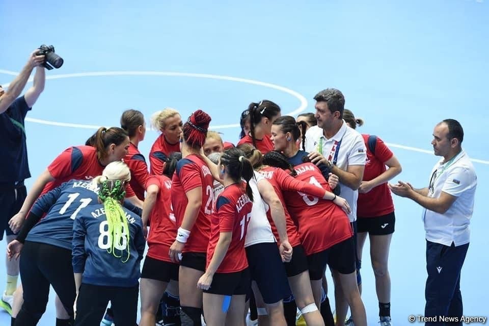 Qadın həndbolçularımız Konyada gümüş medal qazandı - Türkiyəyə uduzublar Qadın həndbolçularımız Konyada gümüş medal qazandı - Türkiyəyə uduzublar