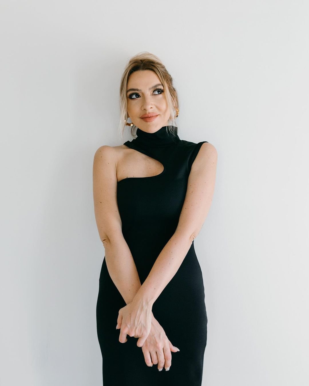 Milyonçu ilə evlənən Hadise HAMİLƏDİR - FOTO   - foto 4