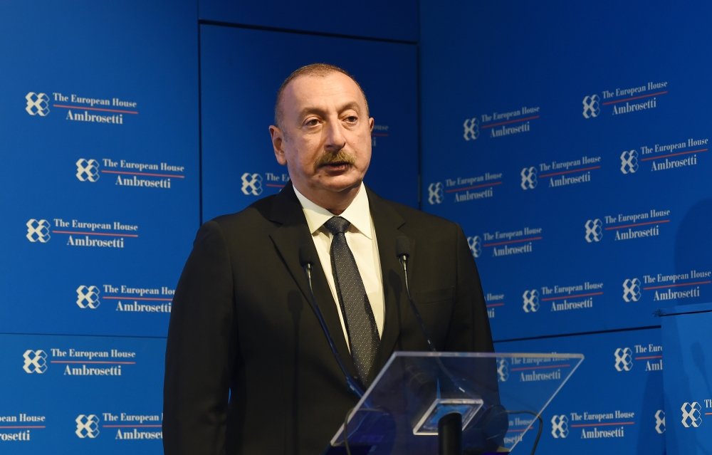 İlham Əliyev İtaliyanın Çernobbio şəhərində keçirilən beynəlxalq forumda iştirak edir - FOTO/VİDEO