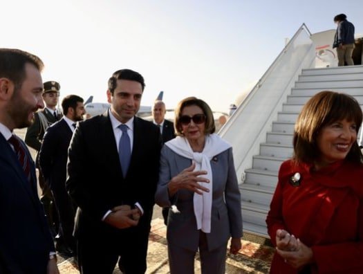 Pelosi Ermənistanı tərk etdi
