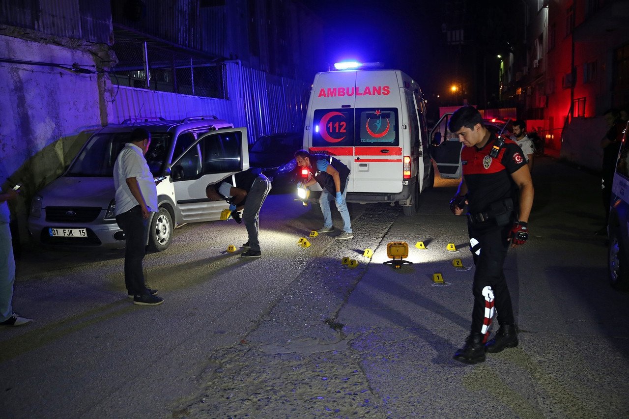 İstanbulda polisləri güllələyən şəxs SAXLANILDI – FOTO   