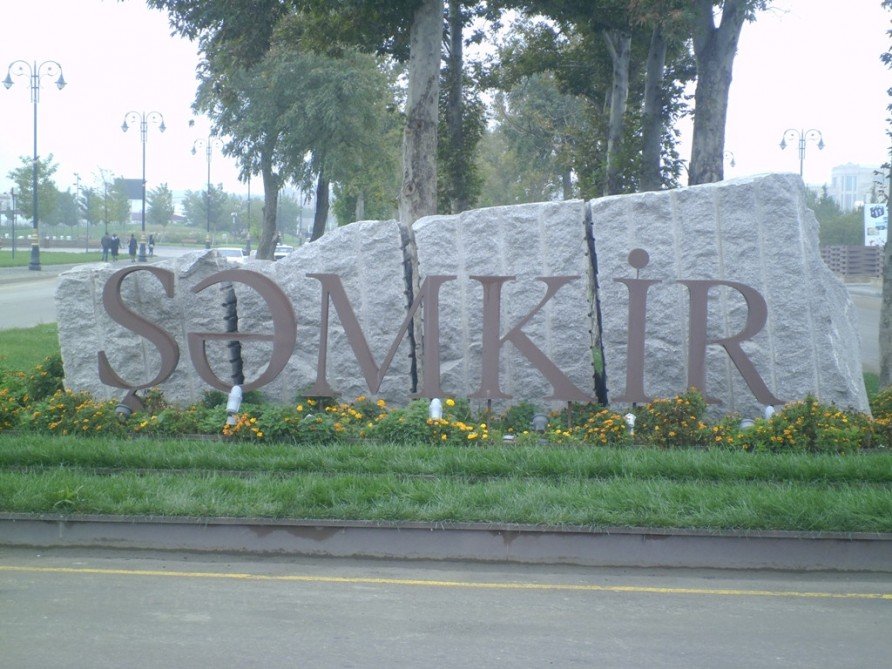 Şəmkirdə qəza: Bir ailənin 4 üzvü xəstəxanalıq oldu