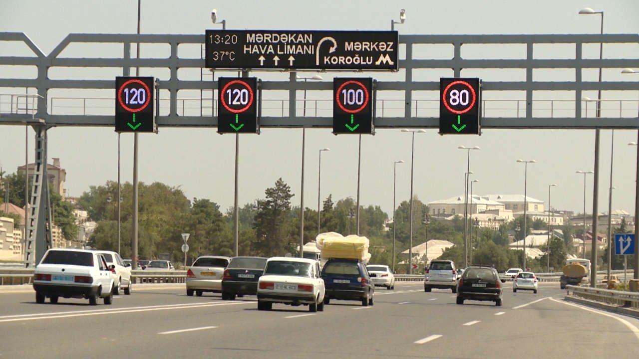 Sürət həddi 30 km/saata endirilən küçələrin SİYAHISI – Ekspert “bu bir zarafatdır” deyir Sürət həddi 30 km/saata endirilən küçələrin SİYAHISI – Ekspert “bu bir zarafatdır” deyir