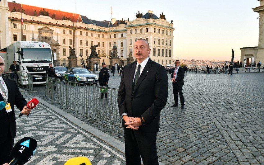 Zirvə Toplantısının işçi nahar formatında bağlanış iclası keçirilir - İlham Əliyev də iştirak edir