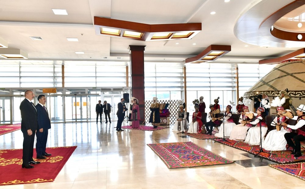 Qırğızıstan prezidenti İlham Əliyevi 