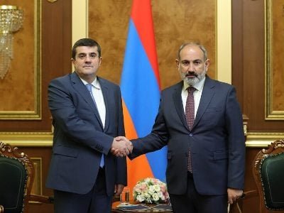 Paşinyan Arayik Arutyunyan ilə görüşdü