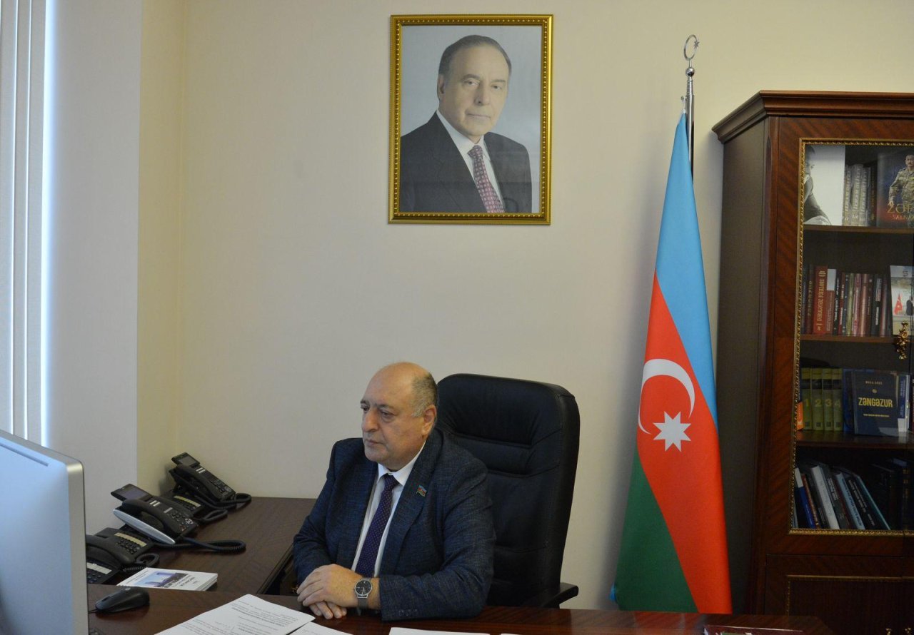 QDİƏT-də qaçqın böhranının sosial nəticələri MÜZAKİRƏ EDİLİB - FOTO   - foto 1