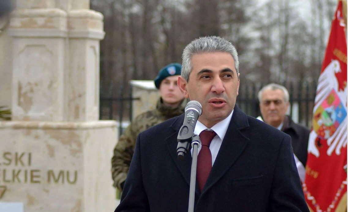 Paşinyanın əsas rəqibi İrəvanda döyüldü - FOTO  - foto 1
