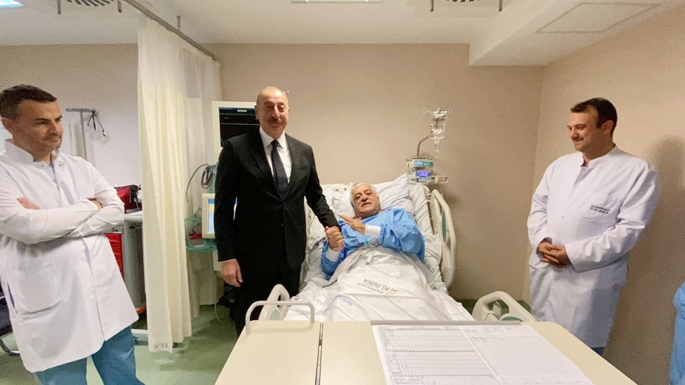 Prezident Zəngilanda qəza keçirən Binəli Yıldırım və Şamil Ayrıma baş çəkdi - FOTO/VİDEO - foto 4