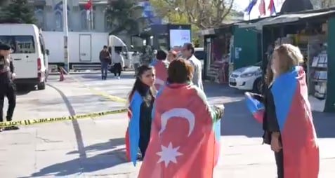 İstanbulda yaşayan soydaşlarımızdan AKSİYA – İrandakı etirazlara dəstək - VİDEO İstanbulda yaşayan soydaşlarımızdan AKSİYA – İrandakı etirazlara dəstək - VİDEO