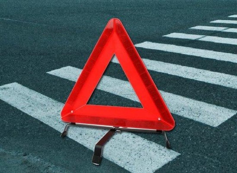 “Mercedes” yolu keçən kişini vurdu - QOBUSTANDA