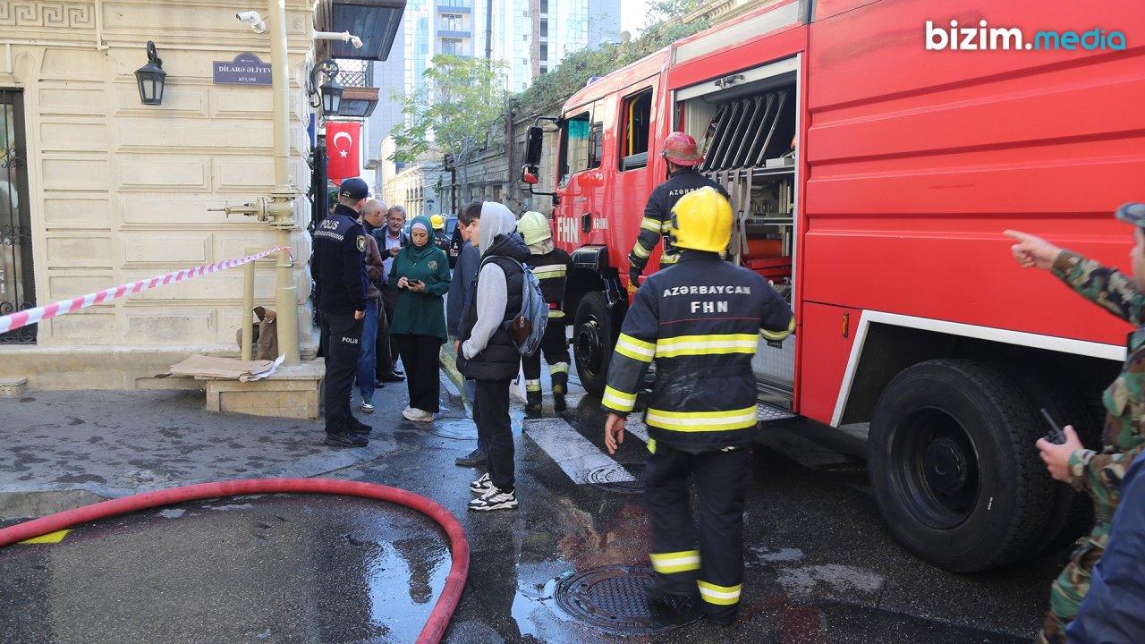 Bakının mərkəzindəki yanğın söndürüldü - YENİLƏNİB – FOTO/VİDEO - foto 5