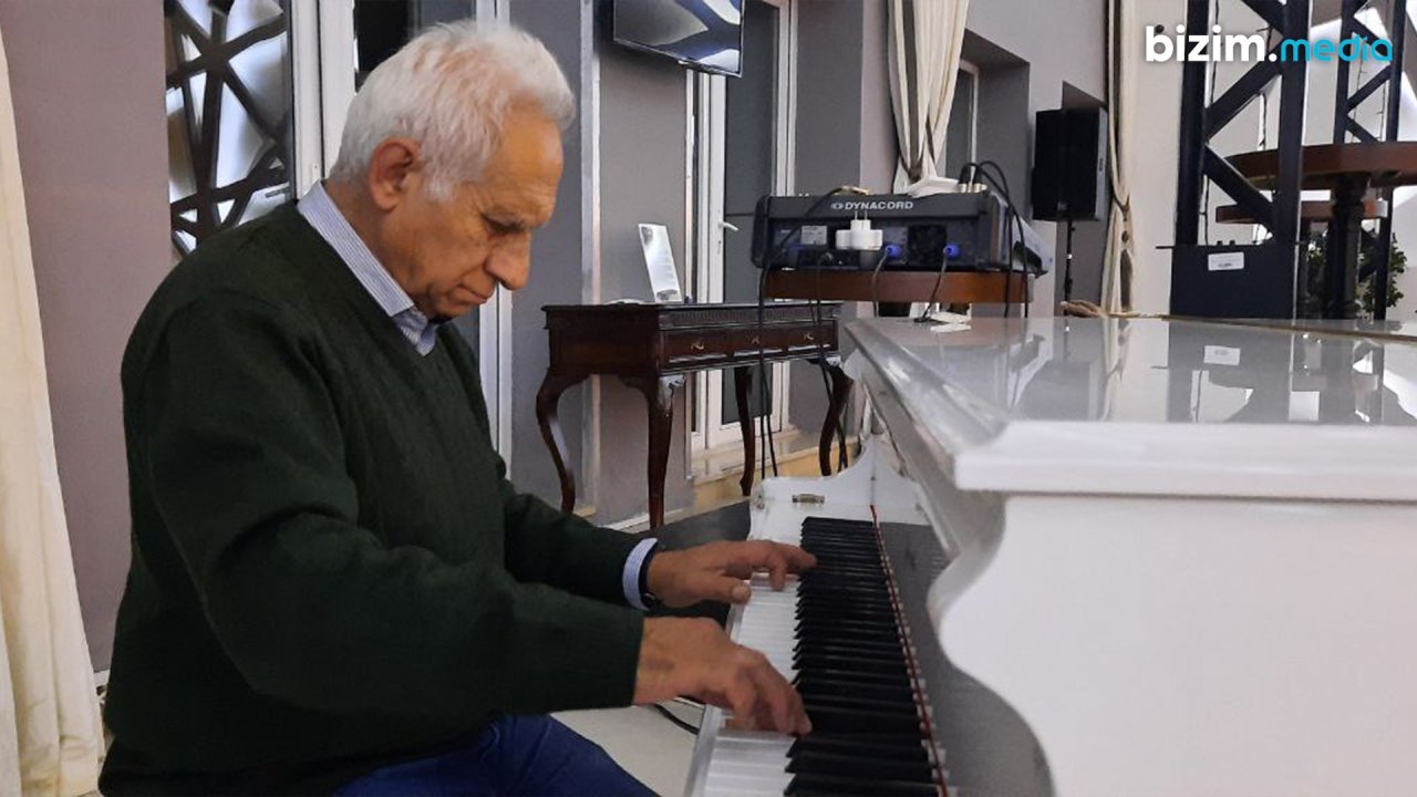 “4 ildir bu sanatoriyaya sevgilimə görə gəlirəm” – Qocaman musiqiçinin ETİRAFI - VİDEO “4 ildir bu sanatoriyaya sevgilimə görə gəlirəm” – Qocaman musiqiçinin ETİRAFI - VİDEO