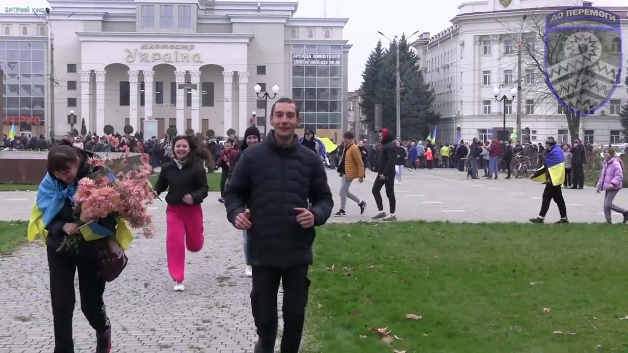 Ukrayna hərbçiləri Xersona belə daxil olub - ANBAAN VİDEO - foto 1