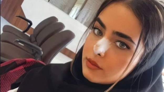 Təbrizdə gənc tələbə qız güllələnərək öldürüldü - FOTO Təbrizdə gənc tələbə qız güllələnərək öldürüldü - FOTO