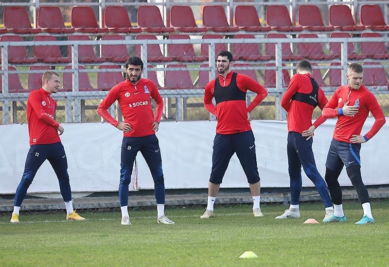 Şimali Makedoniya ilə oynayacaq olan millimiz məşqə çıxdı - FOTO Şimali Makedoniya ilə oynayacaq olan millimiz məşqə çıxdı - FOTO