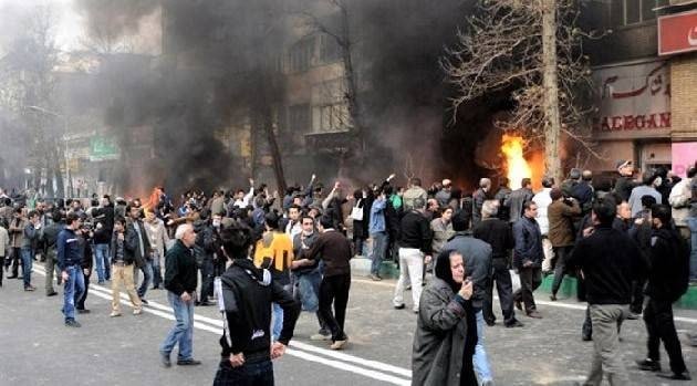 Londonda yaşayan İranlılar küçələrə axışdı – Molla rejiminə etiraz aksiyasından GÖRÜNTÜLƏR Londonda yaşayan İranlılar küçələrə axışdı – Molla rejiminə etiraz aksiyasından GÖRÜNTÜLƏR