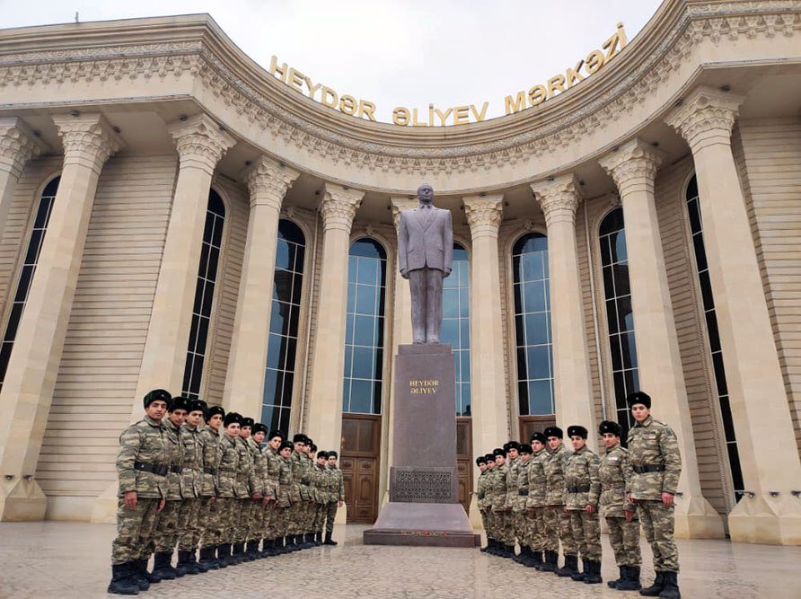 Heydər Əliyevin anım günü münasibətilə orduda silsilə tədbirlər keçirilib - FOTO 