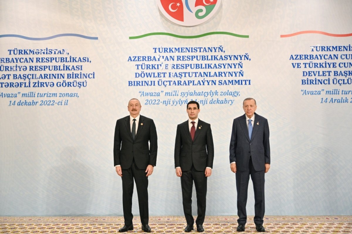 Azərbaycan, Türkiyə və Türkmənistan prezidentlərinin geniş tərkibdə görüşü keçirilib