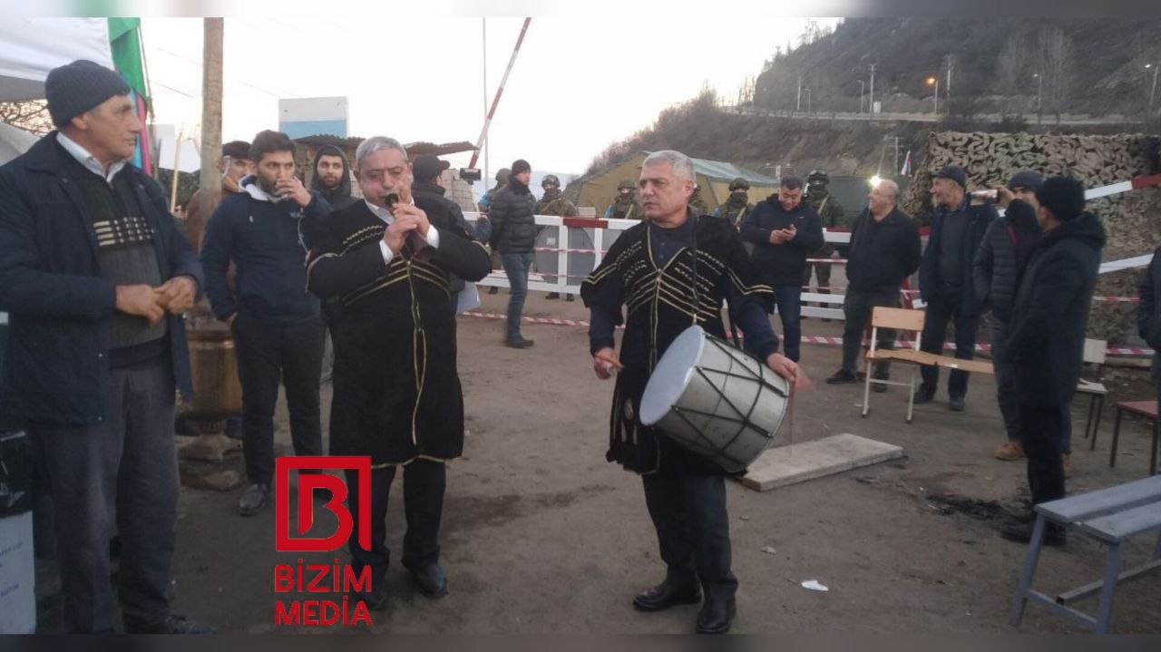 Laçın yolunda aksiya DAVAM EDİR - FOTO/VİDEO - foto 3