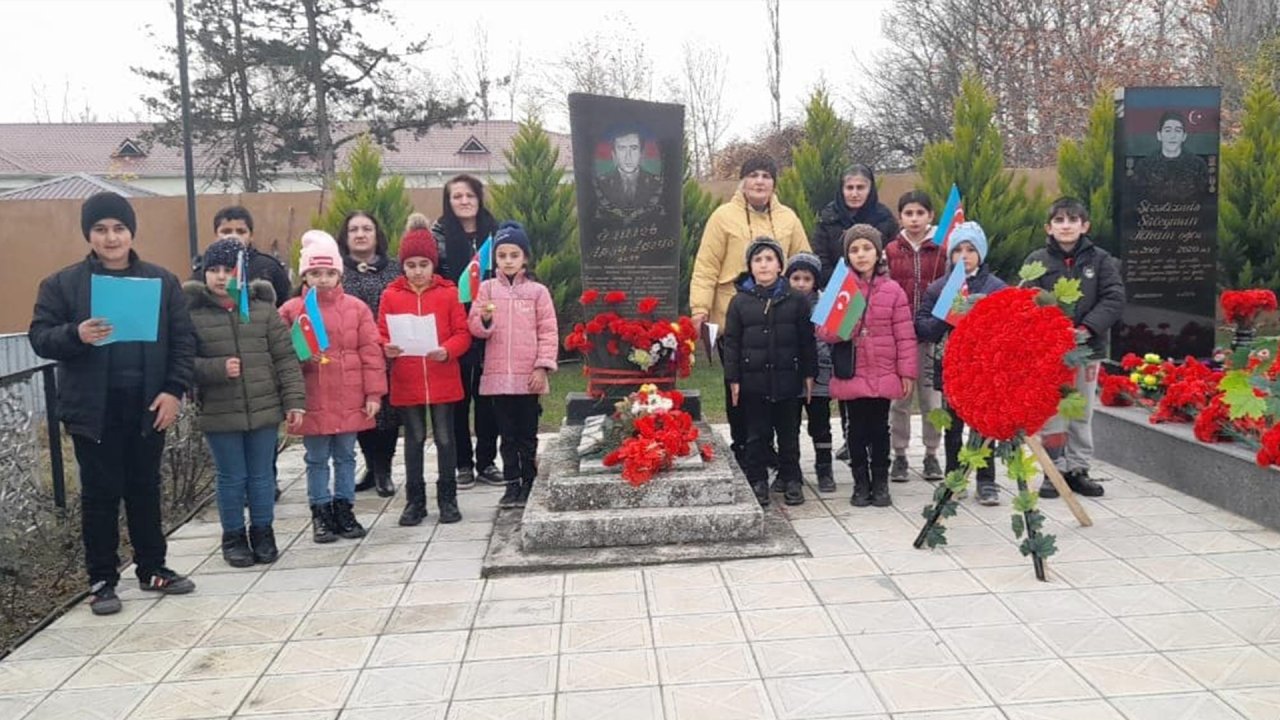 Şəhidin məzarı başında anım günü keçirildi - FOTO