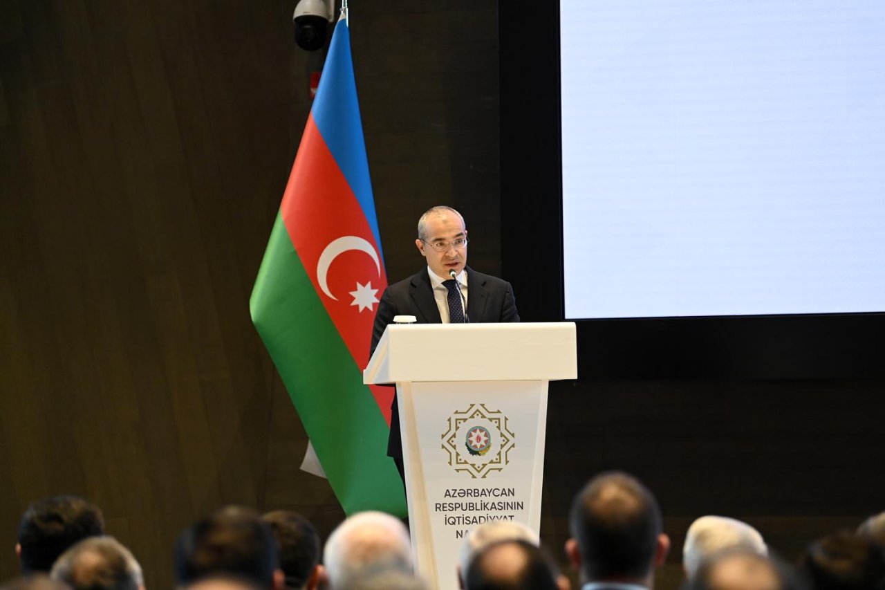 İqtisadiyyat naziri qurumun əməkdaşlarına orden və medallar TƏQDİM ETDİ – FOTO 