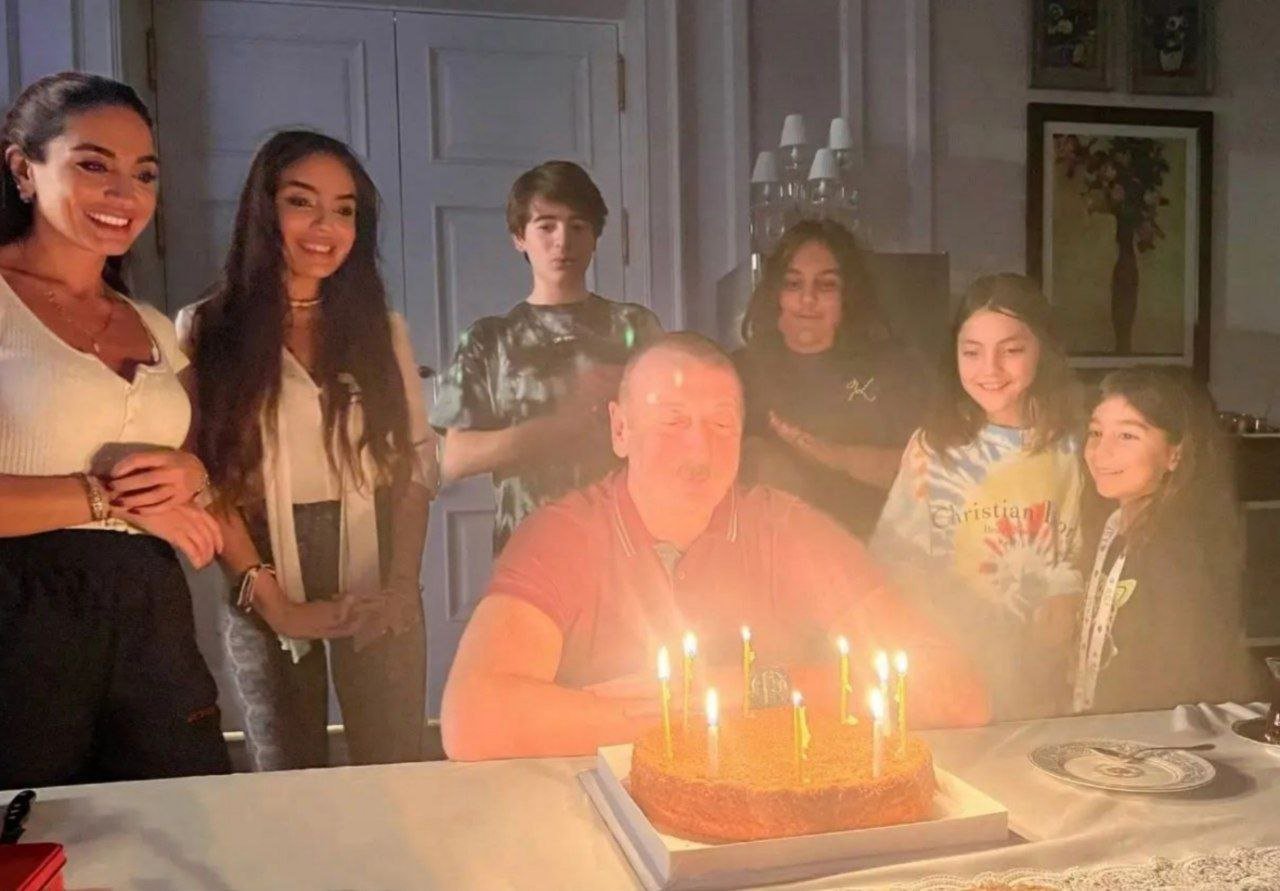 Leyla Əliyevadan Prezidentin doğum günü ilə bağlı PAYLAŞIM - FOTO  - foto 1