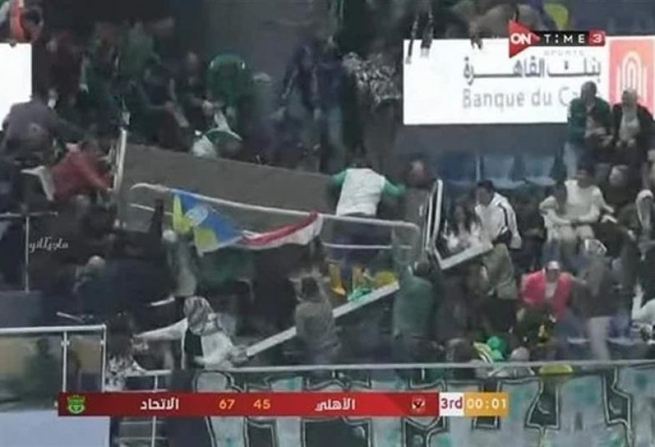Misirdə idman kompleksində tribuna çökdü: yaralananlar var - VİDEO