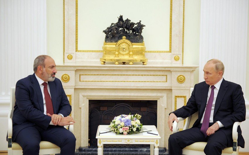 Putin Paşinyanla görüşdü
