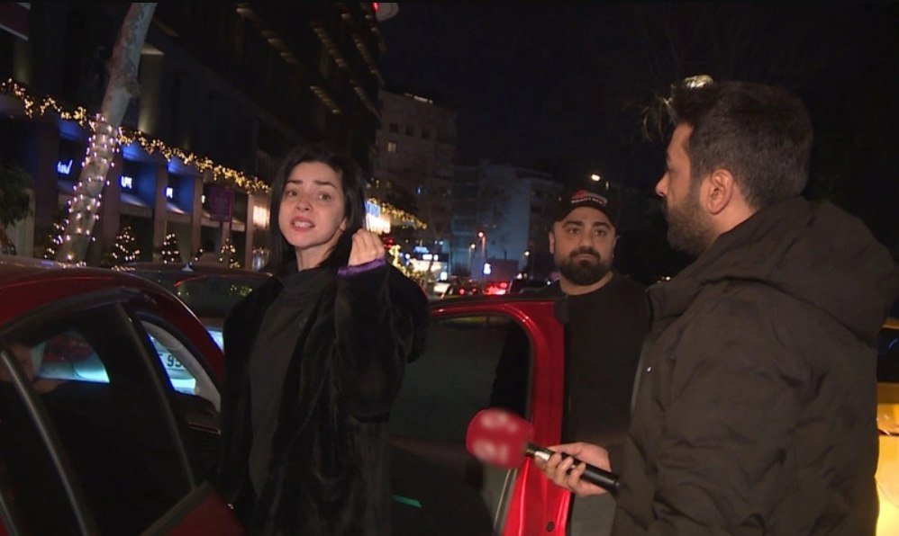Ərindən boşanan Merve onunla görüntüləndiyi üçün müxbirə HÜCUM ÇƏKDİ - VİDEO 