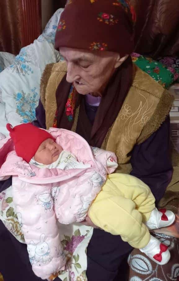 Şəhidin ürək dağlayan FOTOLARI – Əmanəti Güllüzar nənə və körpəsi Yeganə bala - foto 1