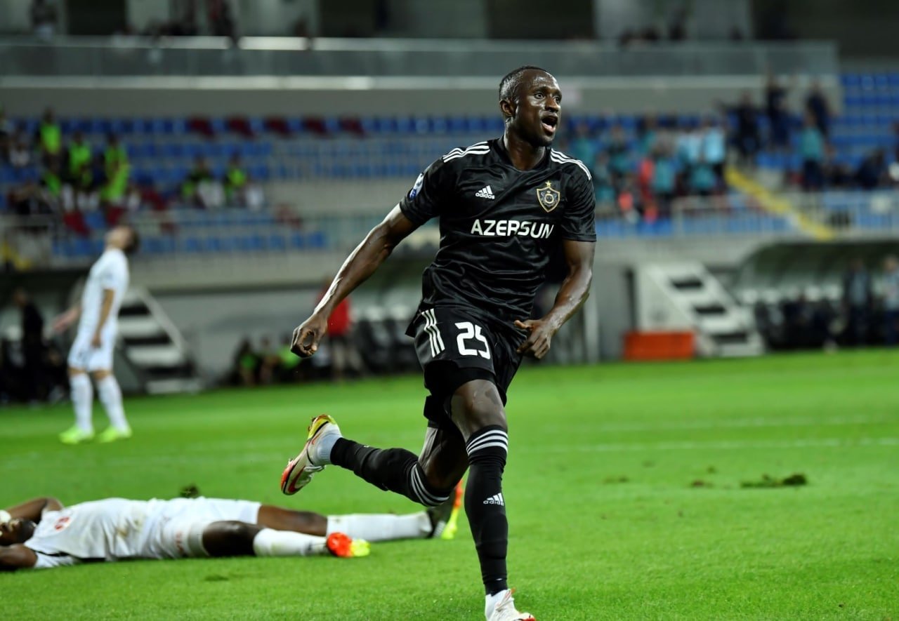 “QARABAĞ” sabiq futbolçusunu İCARƏYƏ GÖTÜRÜR?
