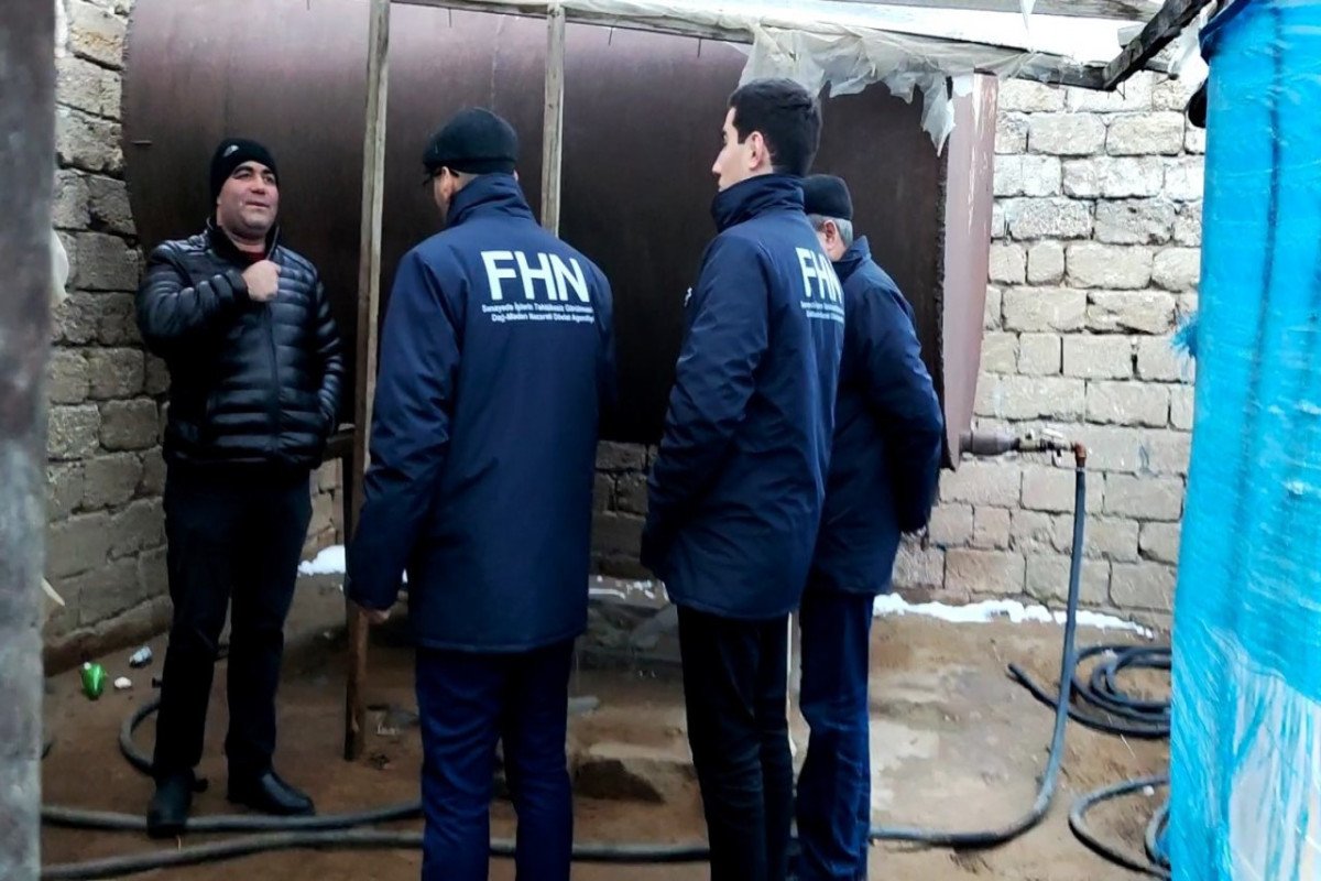 Zirədə həyətyanı sahədə qanunsuz neft məhsulları satışının qarşısı alındı - FOTO/VİDEO