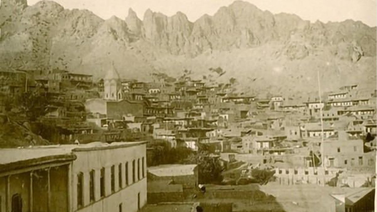 Ermənilər Mehri şəhərində yüzlərlə tarixi abidələrimizi dağıdıb - FOTOFAKT - foto 8