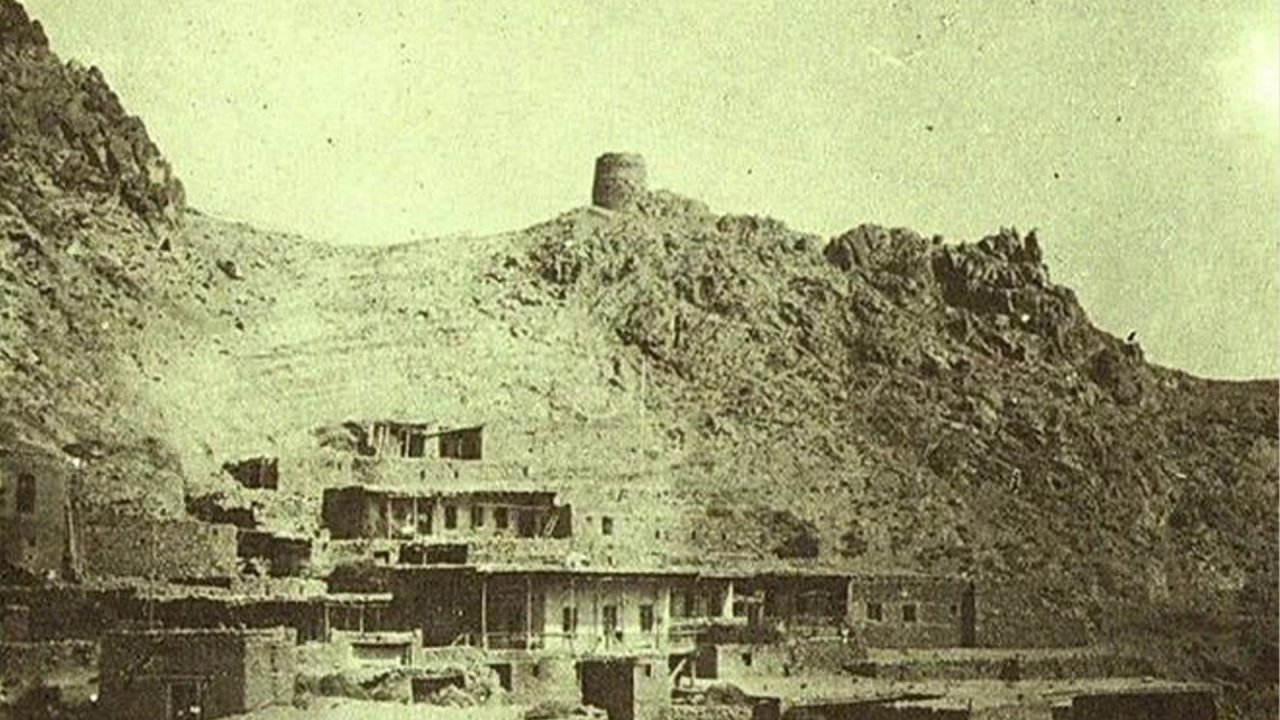 Ermənilər Mehri şəhərində yüzlərlə tarixi abidələrimizi dağıdıb - FOTOFAKT - foto 10