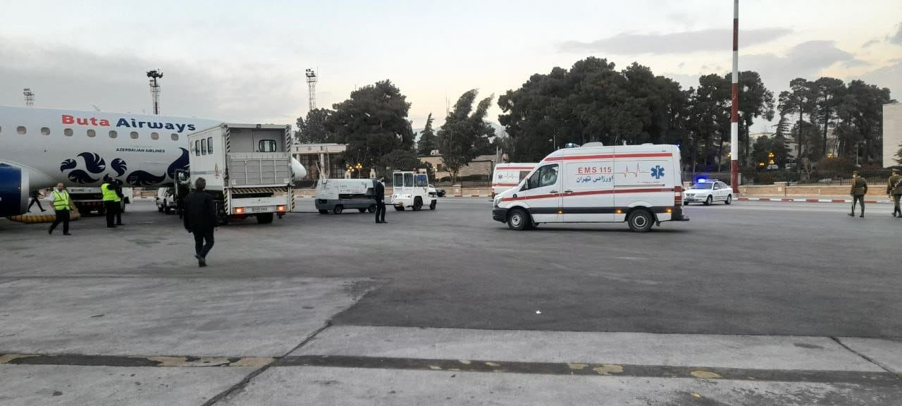 Azərbaycanın İrandakı səfirliyinin əməkdaşları Bakıya yola salınır - FOTO - foto 1