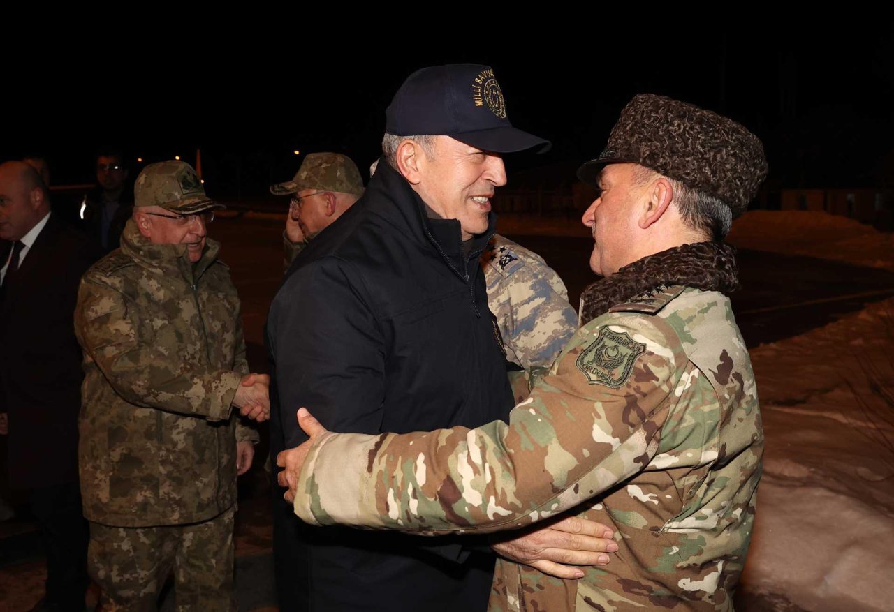Türkiyə, Azərbaycan və Gürcüstan müdafiə nazirlərinin üçtərəfli görüşü KEÇİRİLDİ – FOTO/VİDEO  - foto 4
